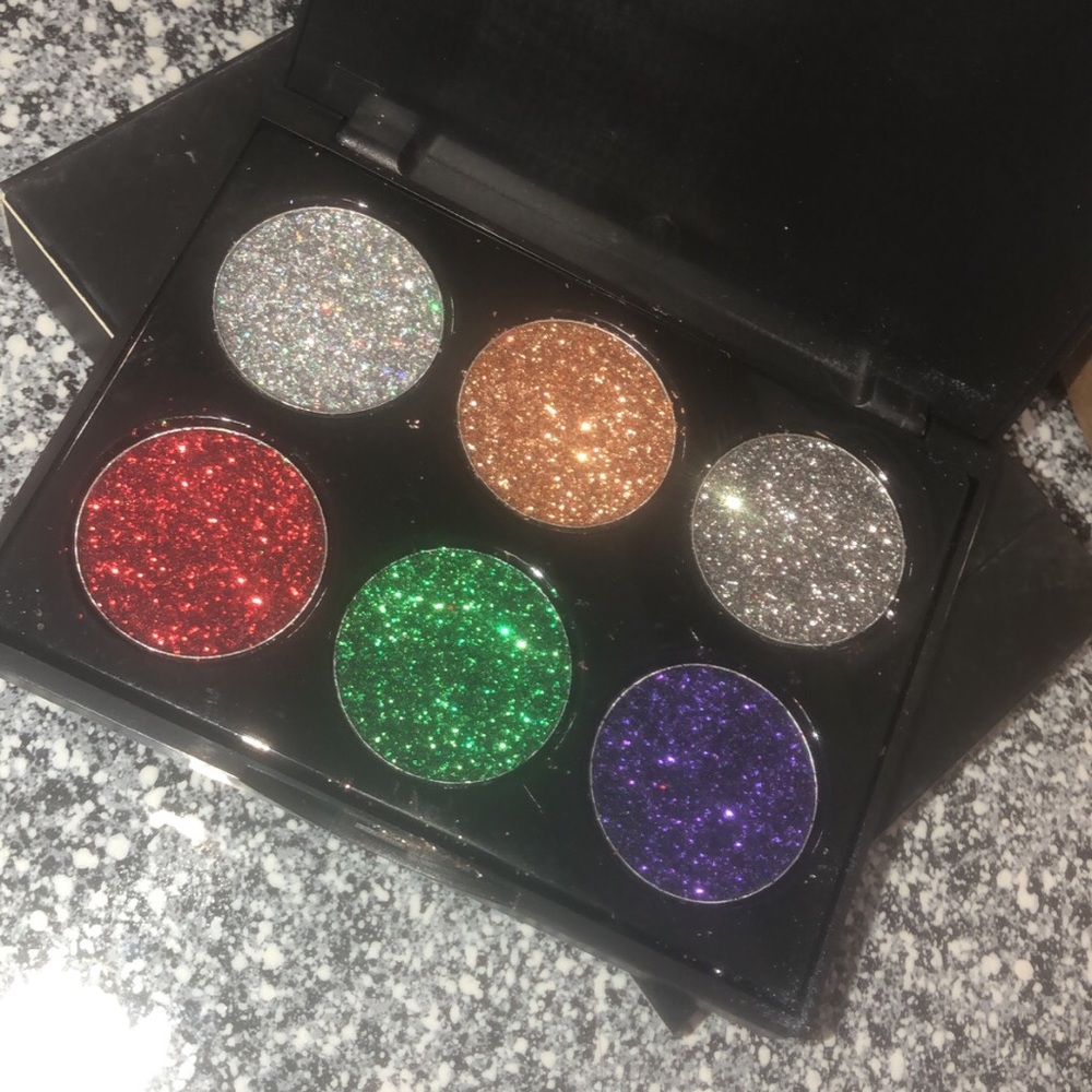 Glitter pallet